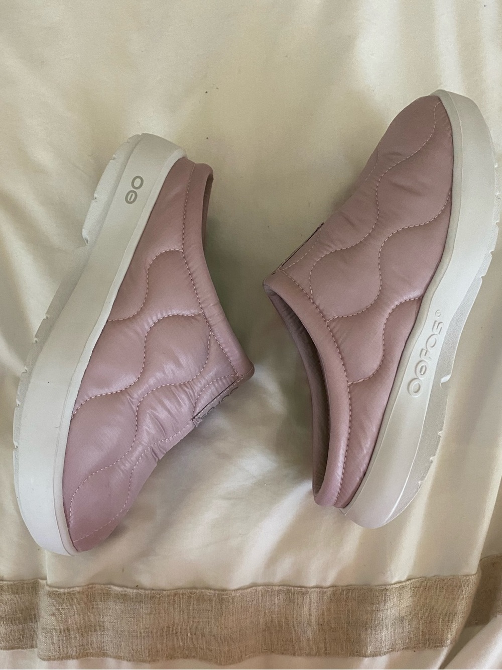 Oofos OOcoozie Thermo Mule Pink Quilted Shoe Recovery Technology Cozy Size W 7 - Picture 13 of 16